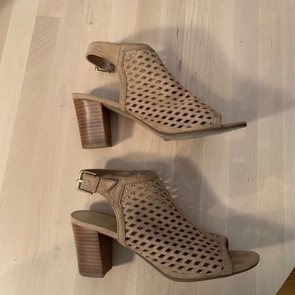 Unisa Shoes - Peep toe heels